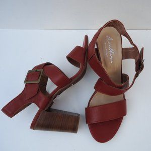 SIZE 9. AVELLINI high block heel ankle strap sandals.